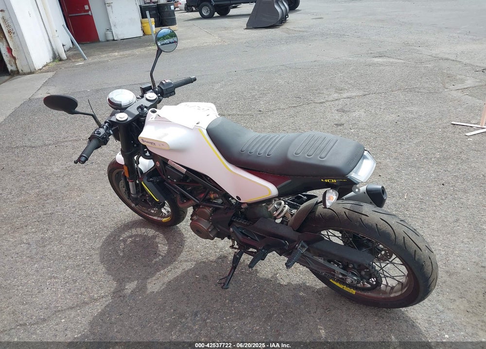 2018 HUSQVARNA VITPILEN 401 VIN: VBKUVJ400JM234831
