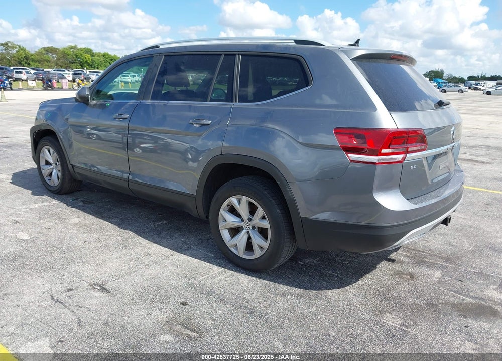 2019 VOLKSWAGEN ATLAS VIN: 1V2DR2CA8KC517067
