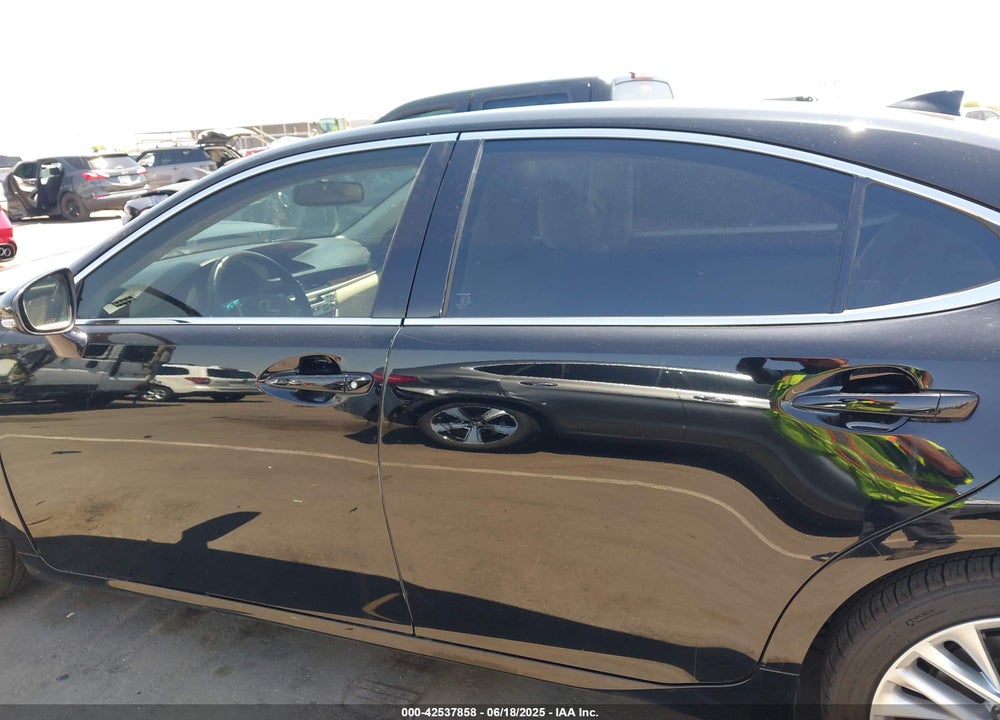 2015 LEXUS ES350 VIN: JTHBK1GG9F2190470