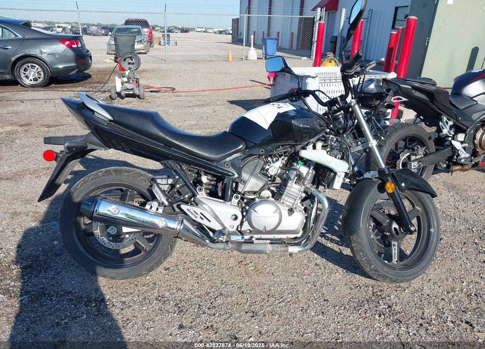 2015 SUZUKI GW250 VIN: LC6GJ55F2F1100606