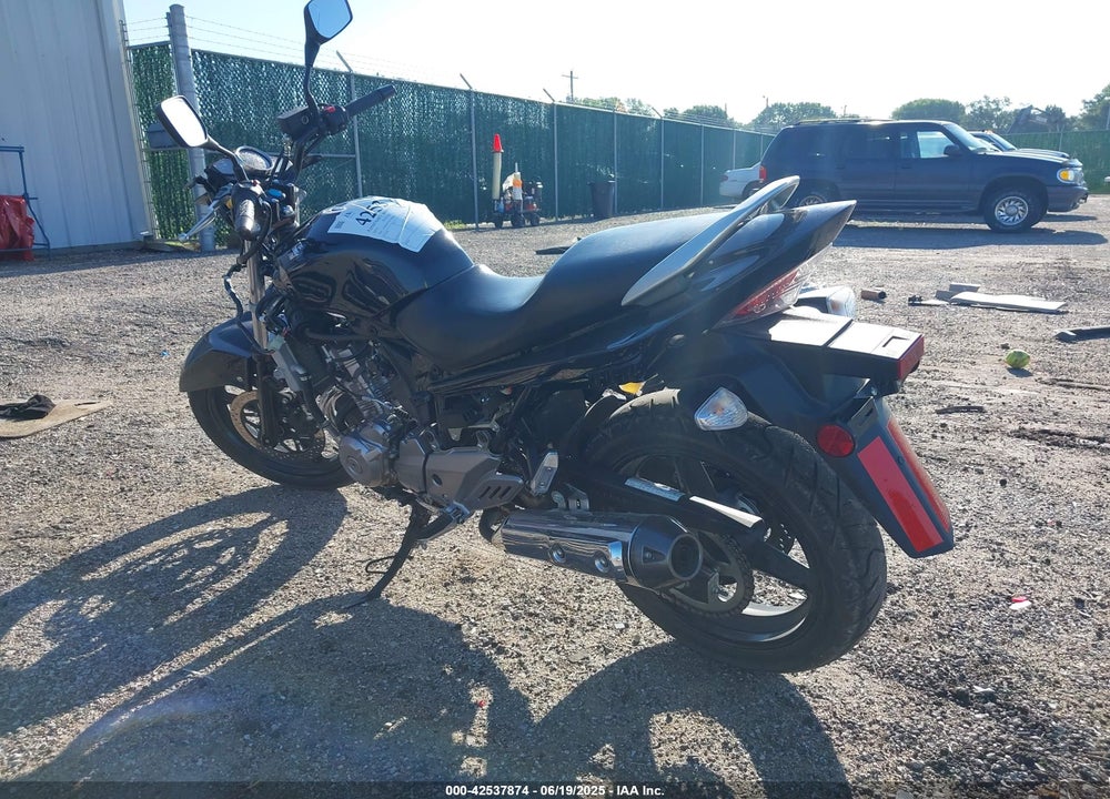 2015 SUZUKI GW250 VIN: LC6GJ55F2F1100606