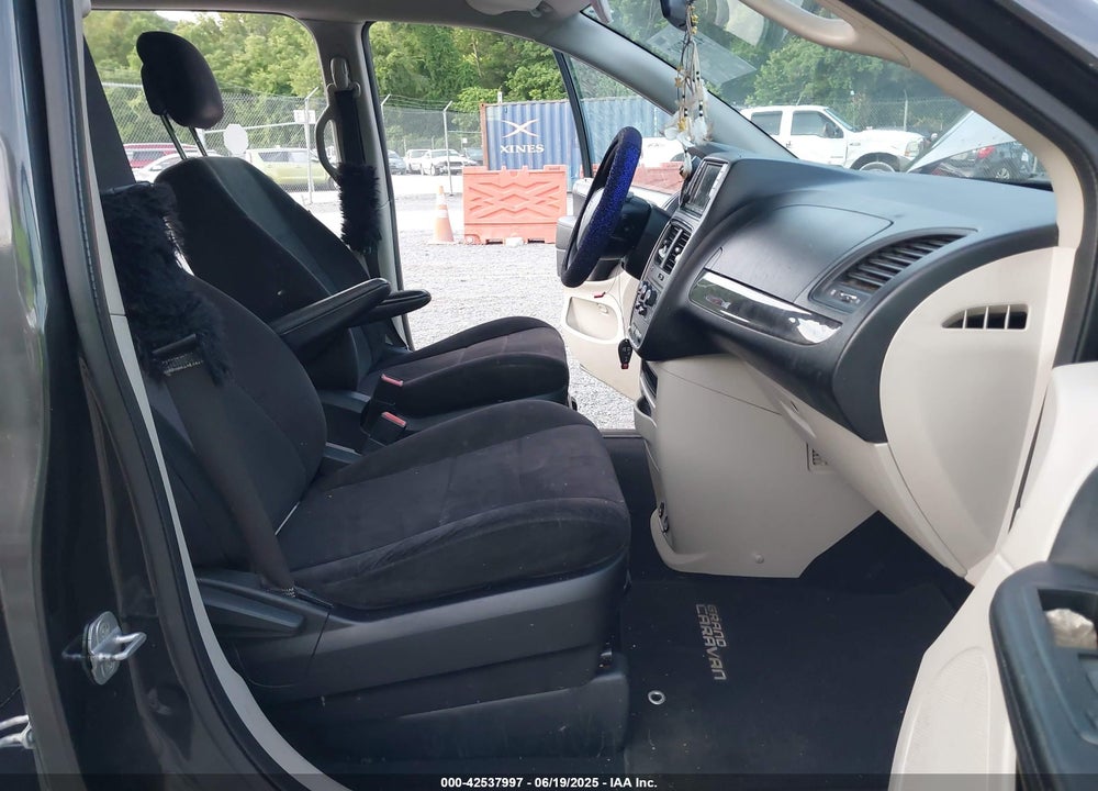 2011 DODGE GRAND CARAVAN MAINSTREET VIN: 2D4RN3DG7BR752520