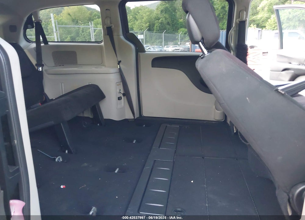 2011 DODGE GRAND CARAVAN MAINSTREET VIN: 2D4RN3DG7BR752520