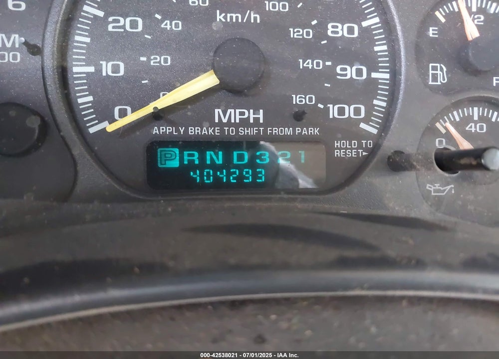 2001 CHEVROLET SUBURBAN 1500 LT VIN: 3GNEC16T81G216977
