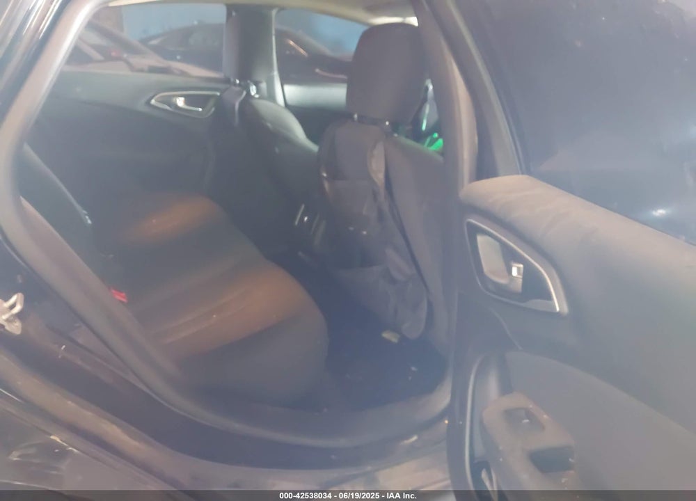2015 CHRYSLER 200 VIN: 1C3CCCAB7FN642821