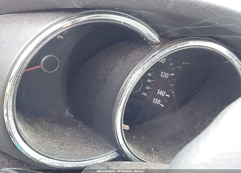 2011 KIA SORENTO VIN: 5XYKT3A17BG067099