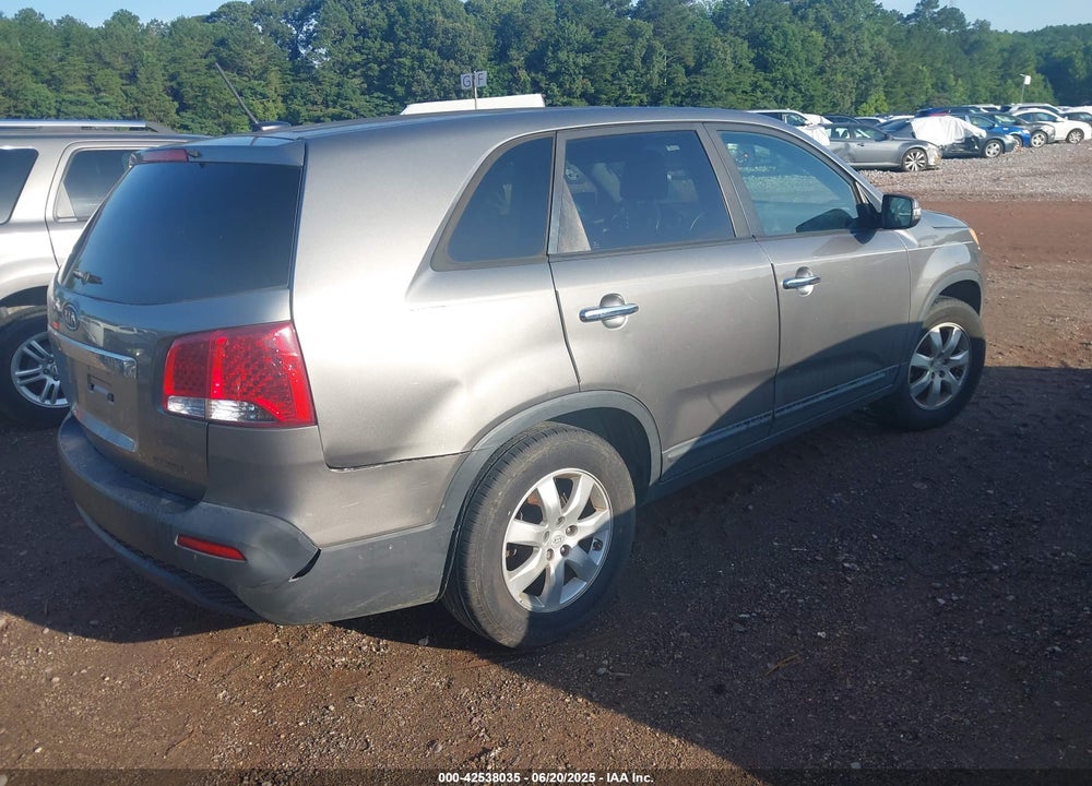 2011 KIA SORENTO VIN: 5XYKT3A17BG067099