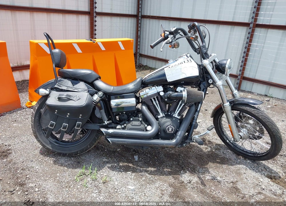 2010 HARLEY-DAVIDSON FXDWG VIN: 1HD1GP418AC326204