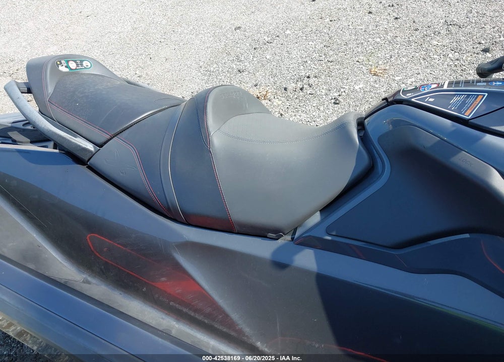 2022 SEADOO RXT-X 300 VIN: YDVA0647E222