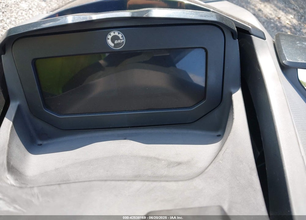 2022 SEADOO RXT-X 300 VIN: YDVA0647E222