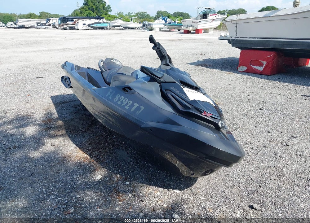 2022 SEADOO RXT-X 300 VIN: YDVA0647E222