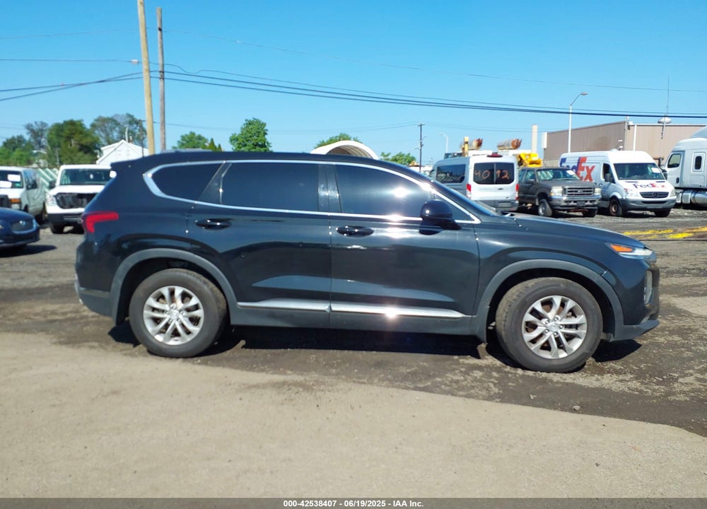2019 HYUNDAI SANTA FE VIN: 5NMS33AD9KH104394