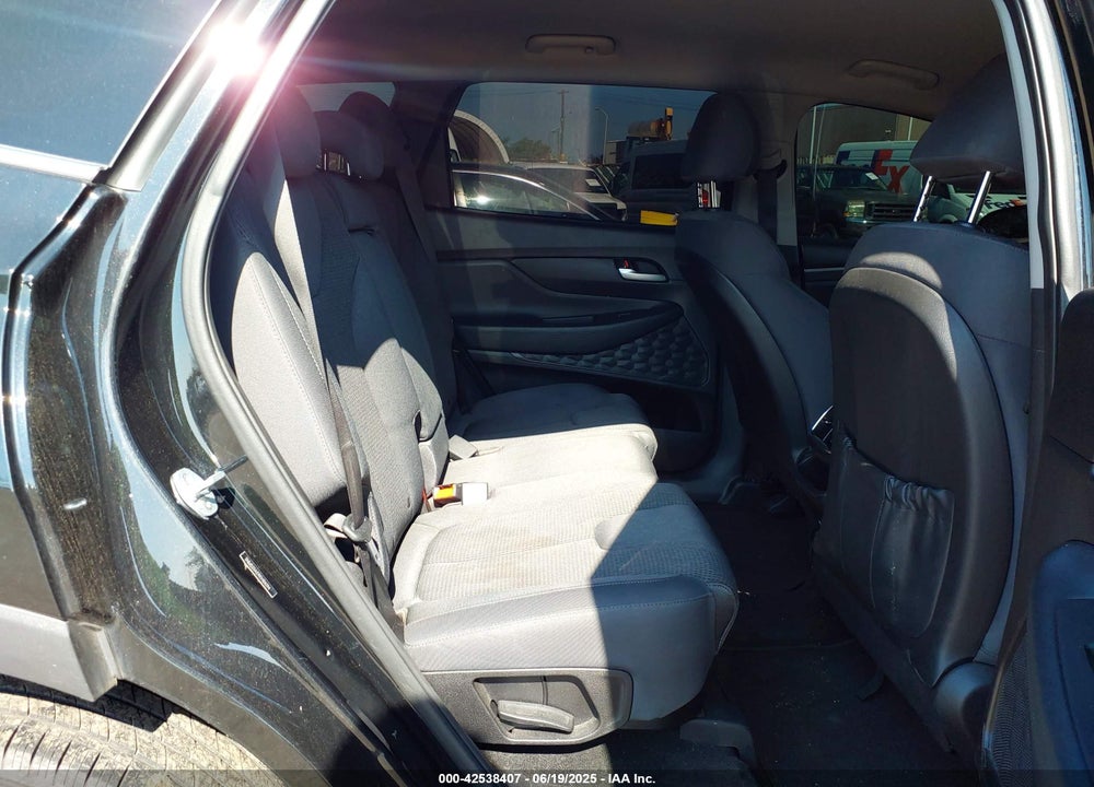 2019 HYUNDAI SANTA FE VIN: 5NMS33AD9KH104394