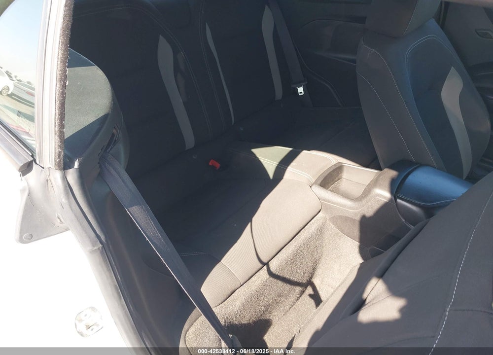 2018 CHEVROLET CAMARO VIN: 1G1FB3DX4J0157800