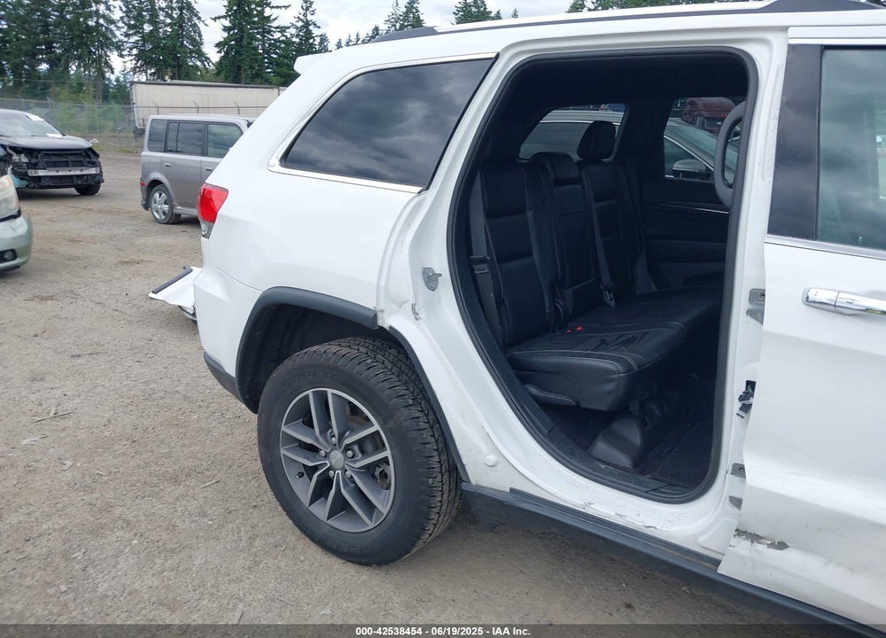 2017 JEEP GRAND CHEROKEE VIN: 1C4RJFBG2HC822598