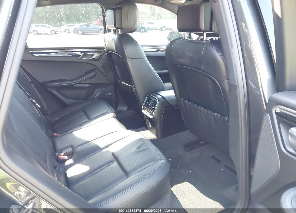 2017 PORSCHE MACAN VIN: WP1AA2A57HLB08180