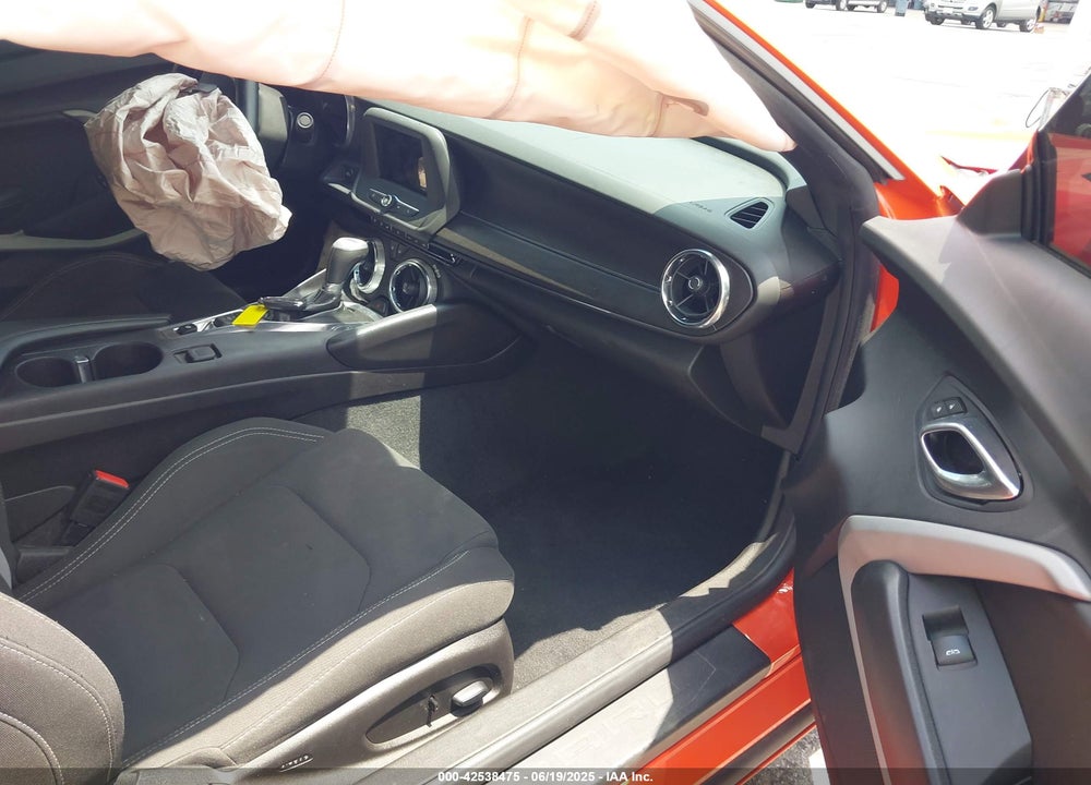 2019 CHEVROLET CAMARO VIN: 1G1FB1RX9K0129800