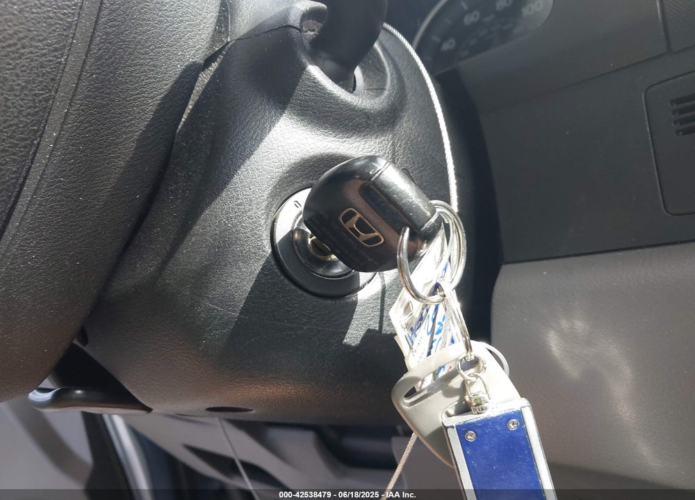 2009 HONDA CR-V VIN: JHLRE38739C000827