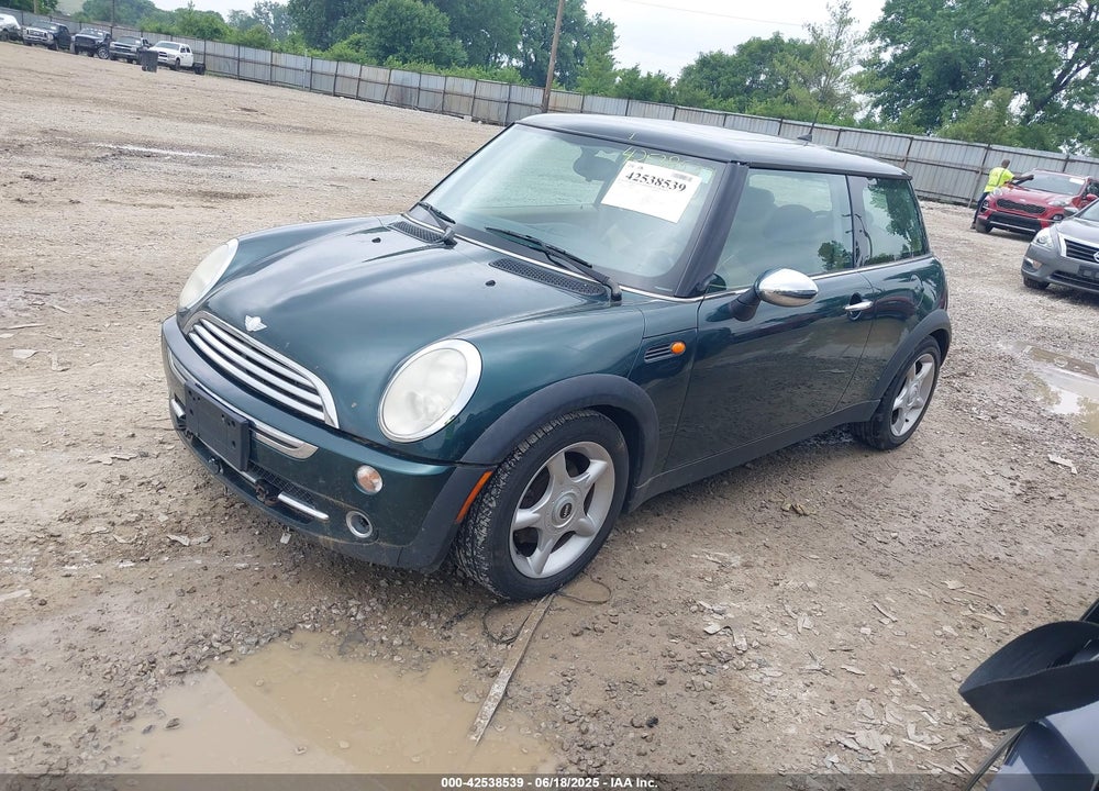 2006 MINI COOPER VIN: WMWRC33566TK67977