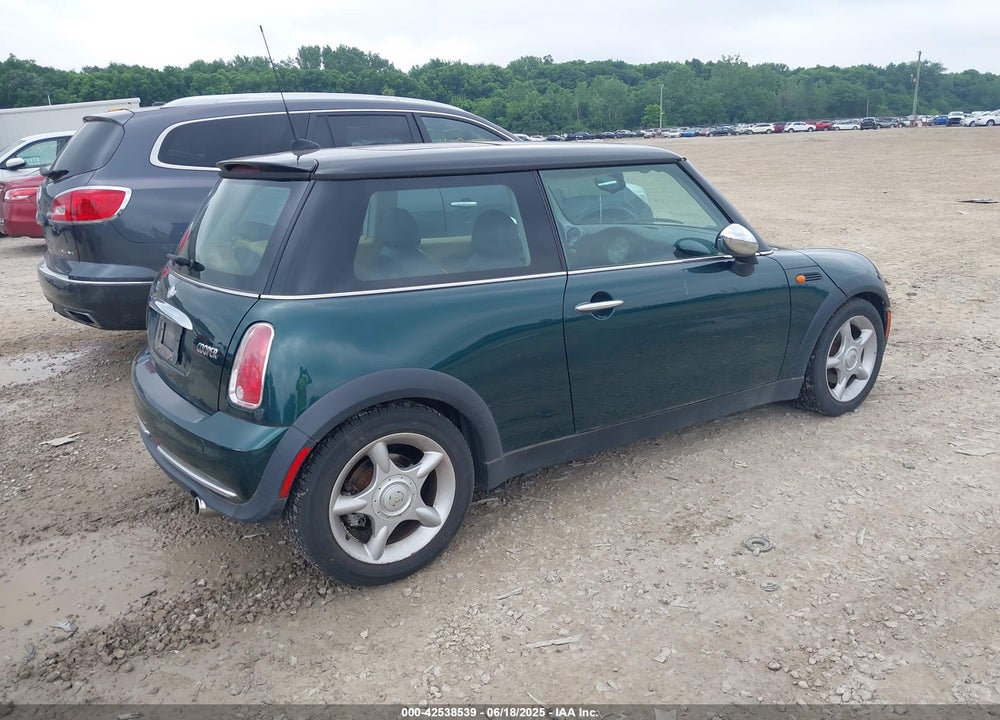 2006 MINI COOPER VIN: WMWRC33566TK67977