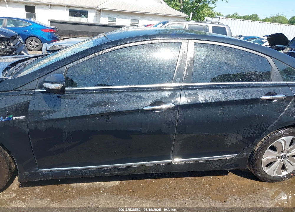 2013 HYUNDAI SONATA HYBRID LIMITED VIN: KMHEC4A42DA072884