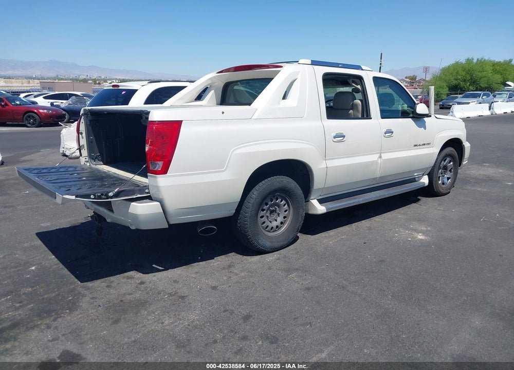 2002 CADILLAC ESCALADE EXT STANDARD VIN: 3GYEK63N32G240355