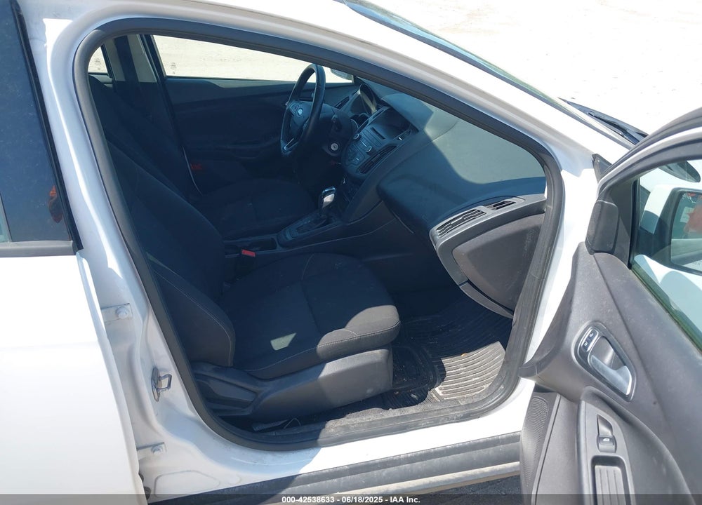 2015 FORD FOCUS VIN: 1FADP3K26FL261708