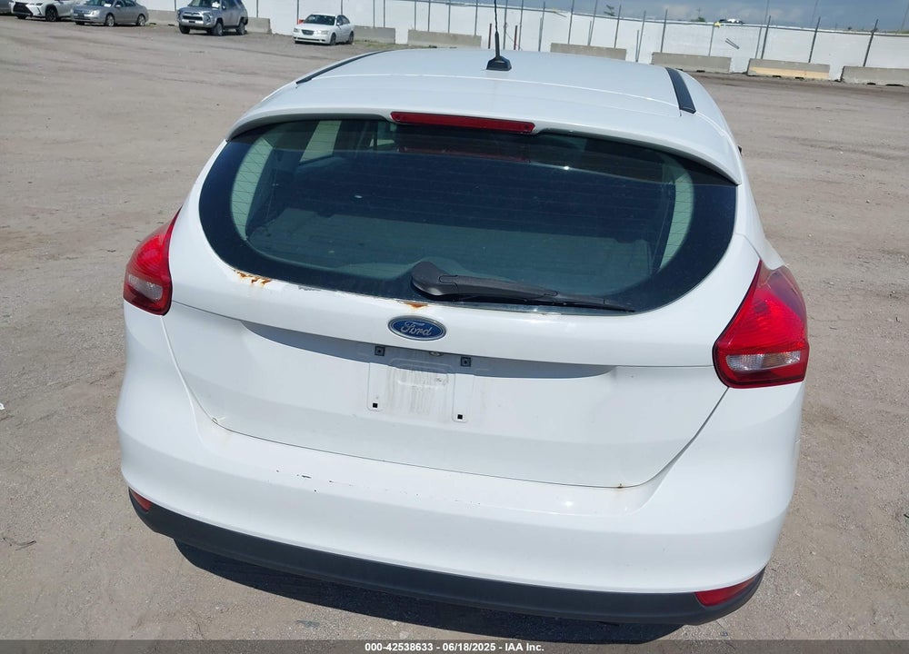 2015 FORD FOCUS VIN: 1FADP3K26FL261708