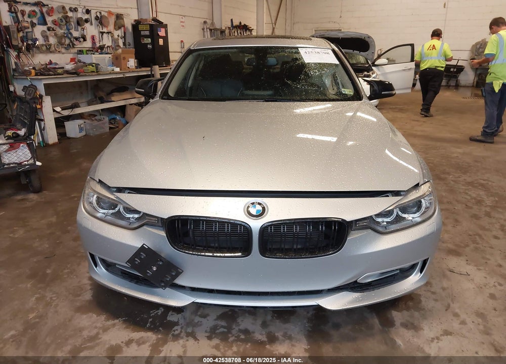 2013 BMW 3 SERIES VIN: WBA3B9C55DF587637
