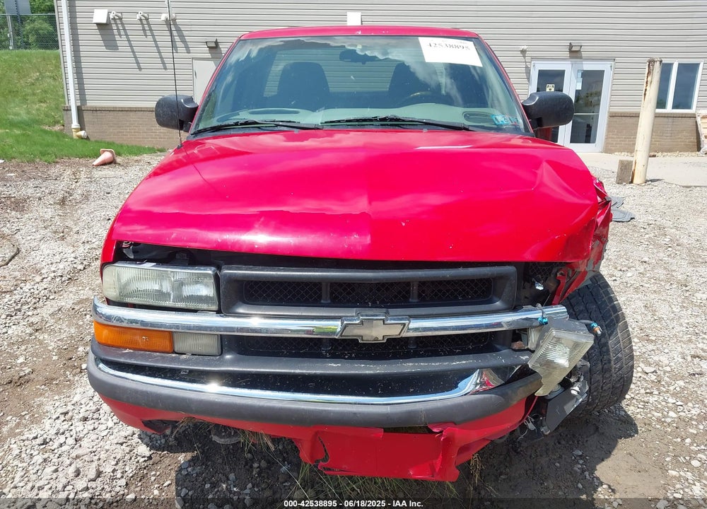 2003 CHEVROLET S-10 LS VIN: 1GCDT19X138275901