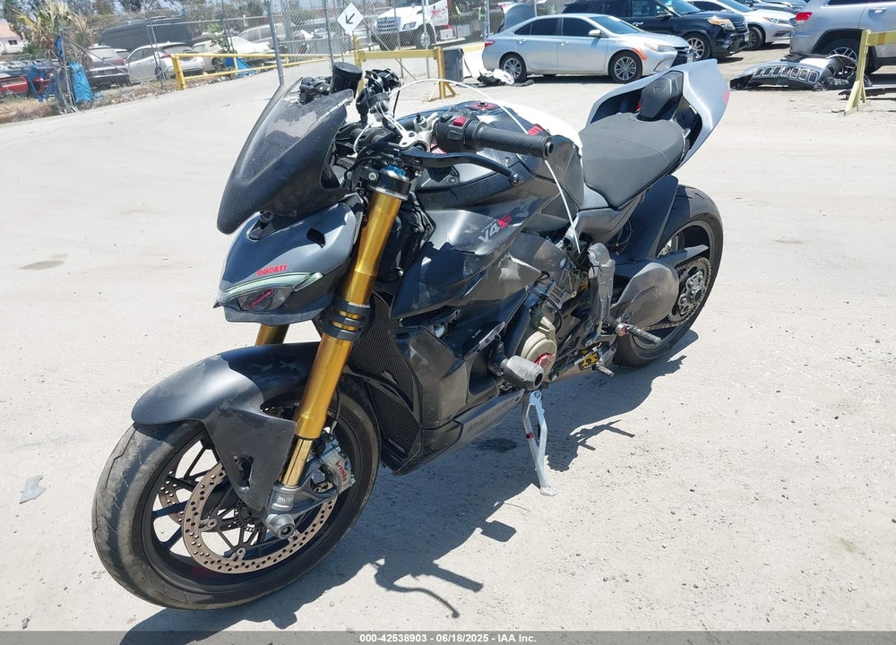 2024 DUCATI STREETFIGHTER V4/V4S VIN: ZDMFAKWW0RB009219