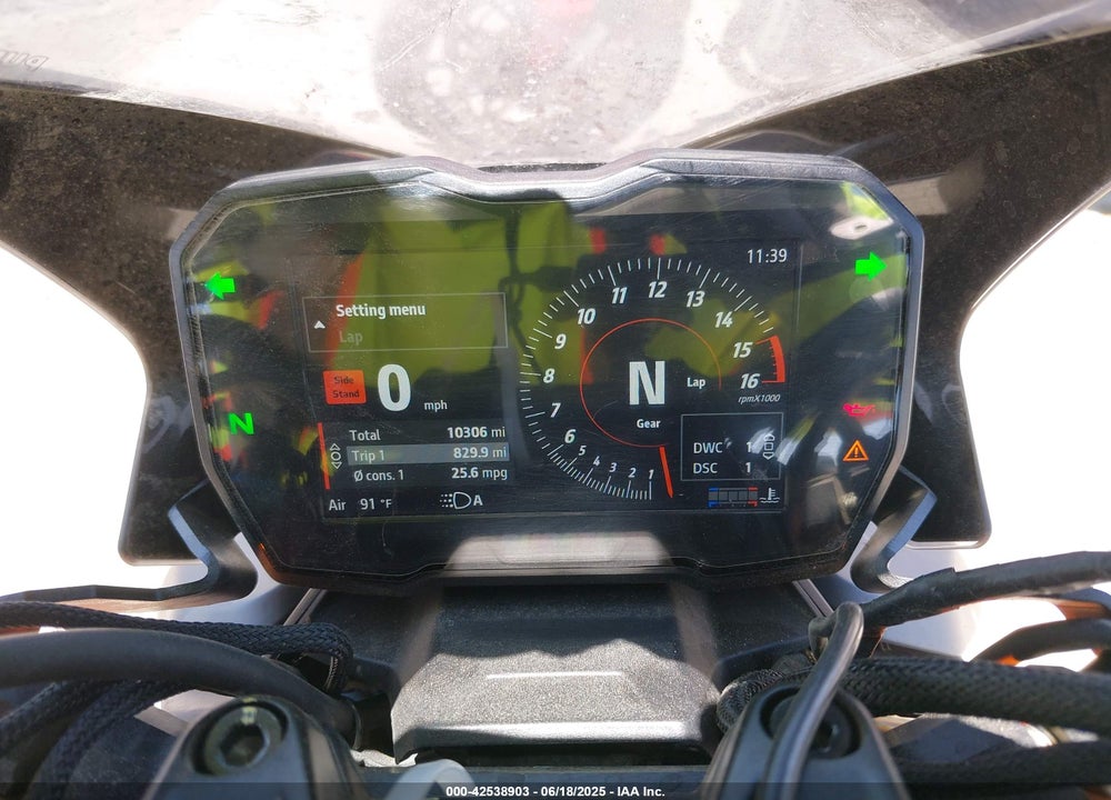 2024 DUCATI STREETFIGHTER V4/V4S VIN: ZDMFAKWW0RB009219