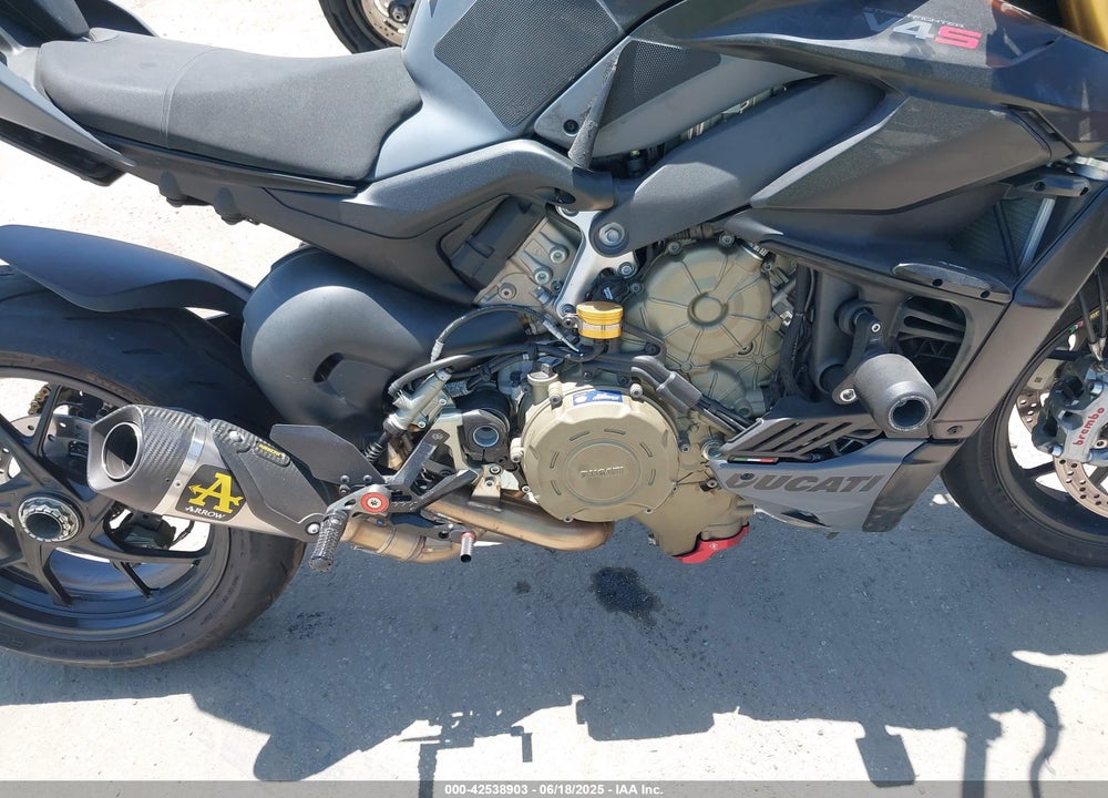 2024 DUCATI STREETFIGHTER V4/V4S VIN: ZDMFAKWW0RB009219