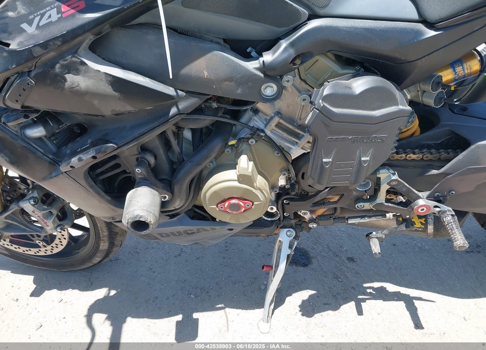 2024 DUCATI STREETFIGHTER V4/V4S VIN: ZDMFAKWW0RB009219