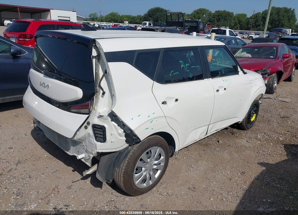 2023 KIA SOUL VIN: KNDJ23AU7P7894257