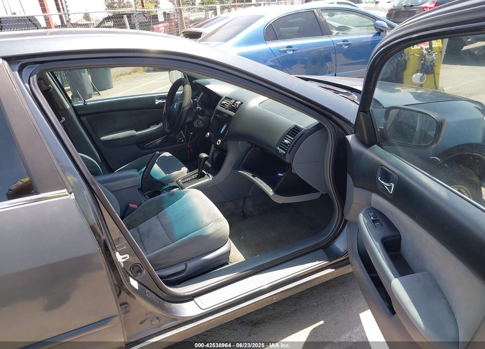 2004 HONDA ACCORD 3.0 LX VIN: 1HGCM66374A101284