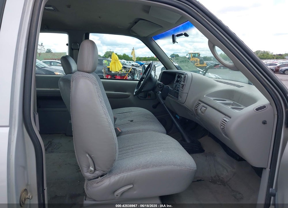 1996 GMC SIERRA C2500 VIN: 1GTGC29R4TE553017