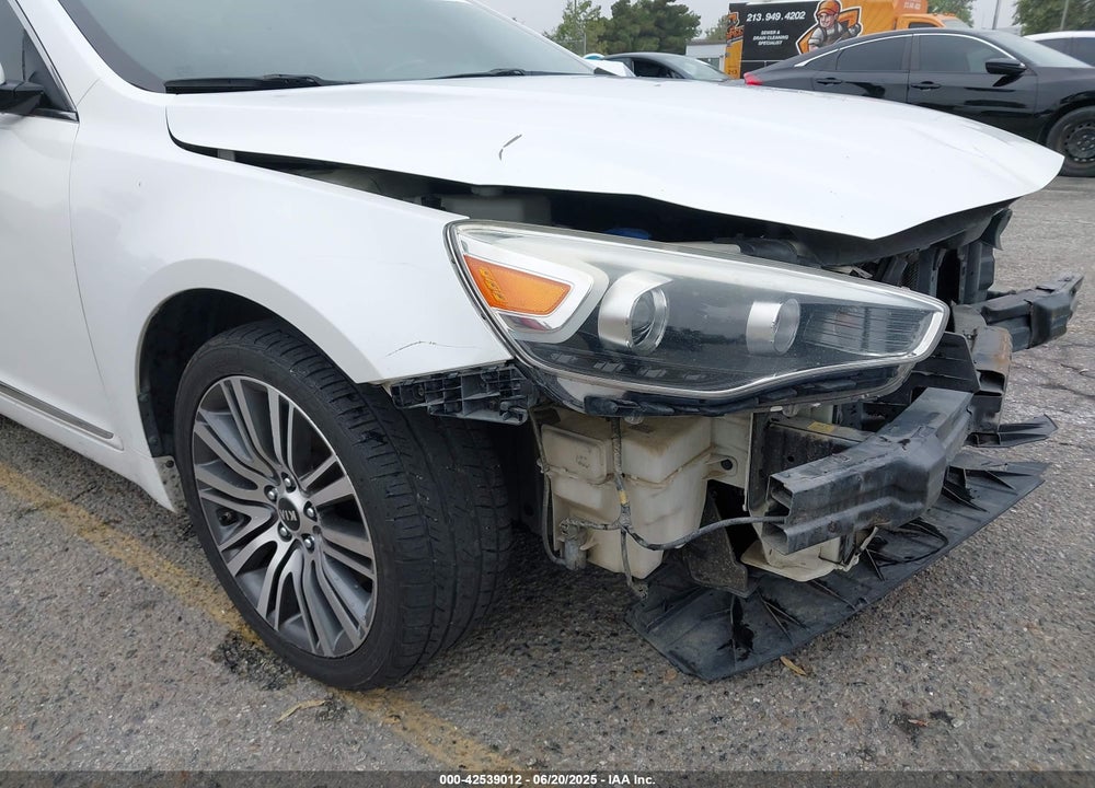 2014 KIA CADENZA VIN: KNALN4D7XE5152968