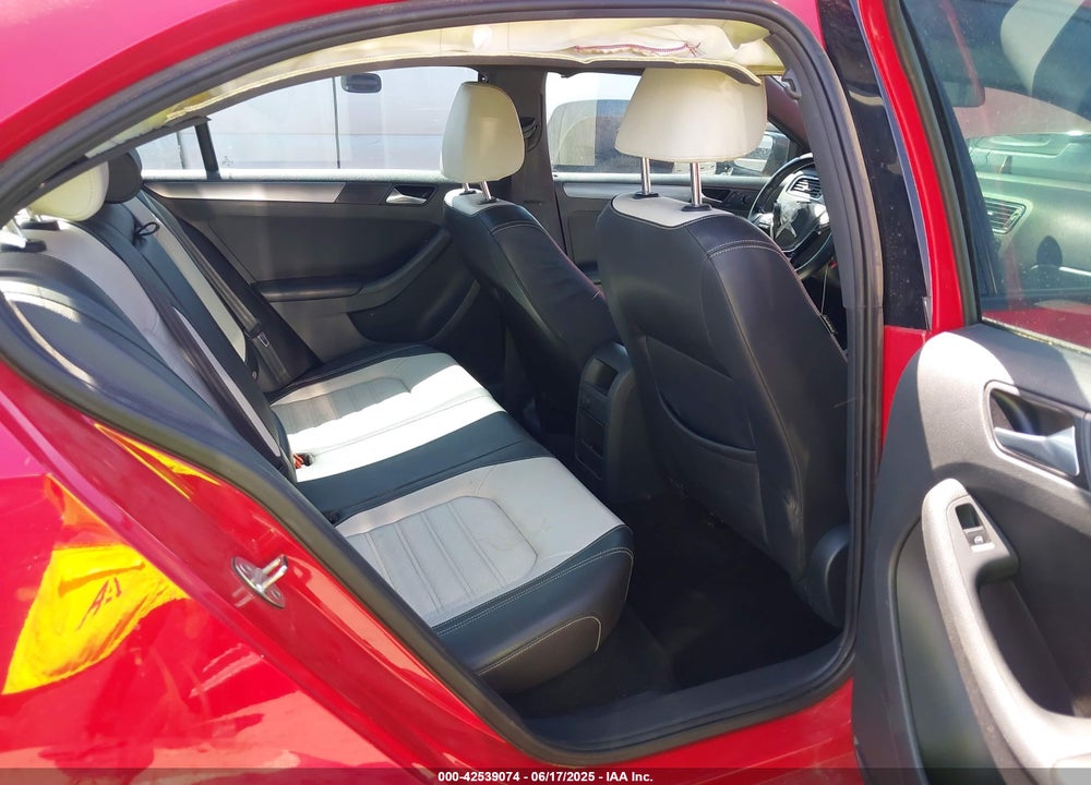 2016 VOLKSWAGEN JETTA VIN: 3VWD17AJ3GM387114