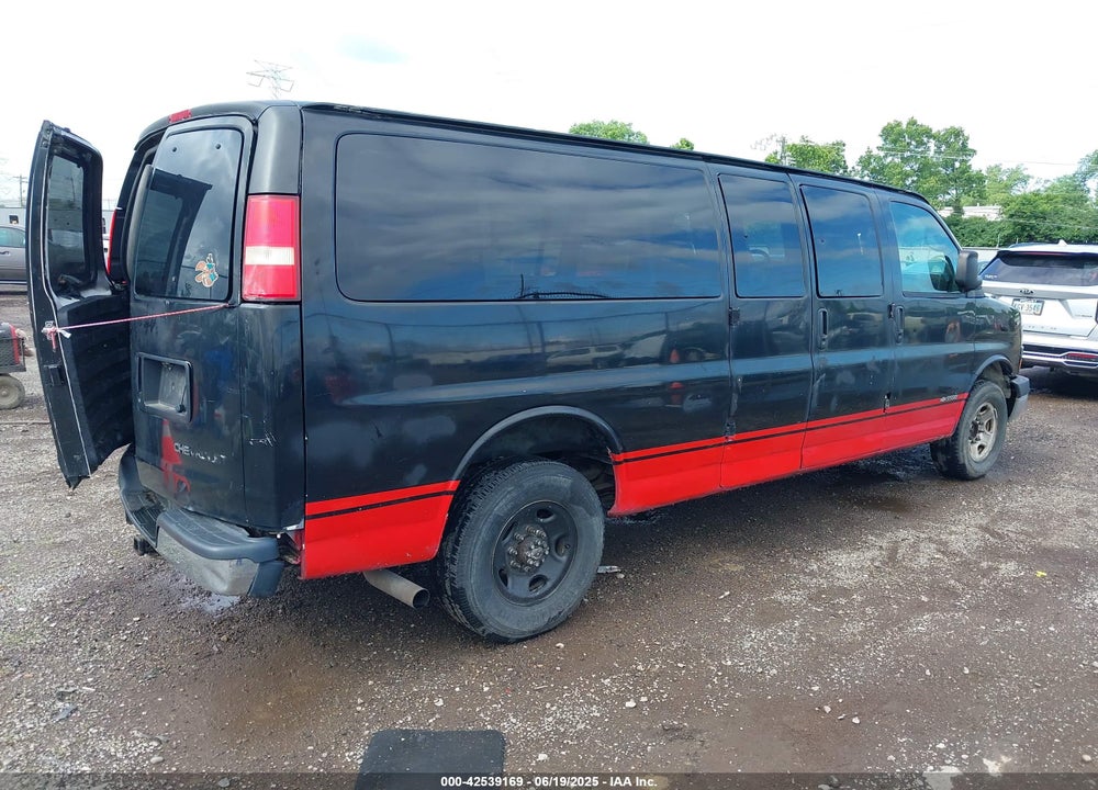 2005 CHEVROLET EXPRESS VIN: 1GAHG39U151257779