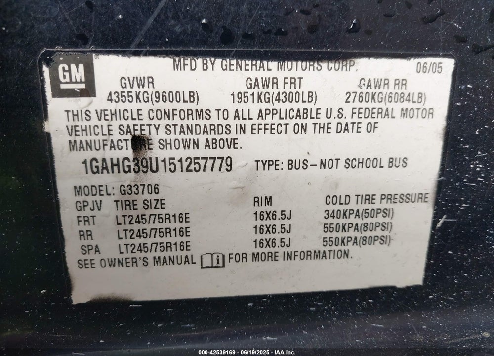 2005 CHEVROLET EXPRESS VIN: 1GAHG39U151257779