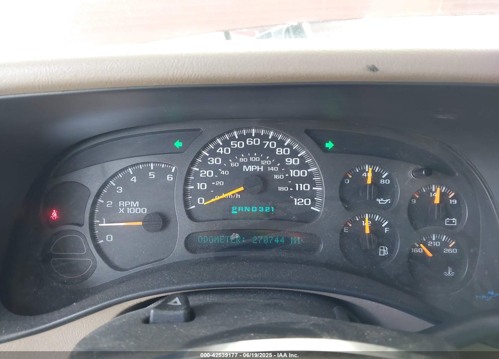 2004 CHEVROLET SUBURBAN 1500 LS VIN: 3GNEC16T24G299603