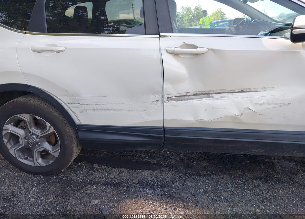 2018 HONDA CR-V VIN: 2HKRW2H87JH602331