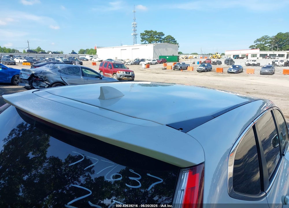 2018 HONDA CR-V VIN: 2HKRW2H87JH602331
