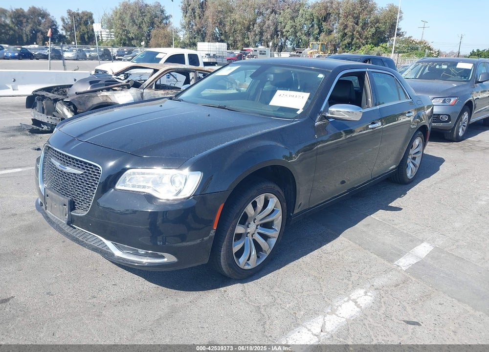 2019 CHRYSLER 300 LIMITED VIN: 2C3CCAEG4KH690581
