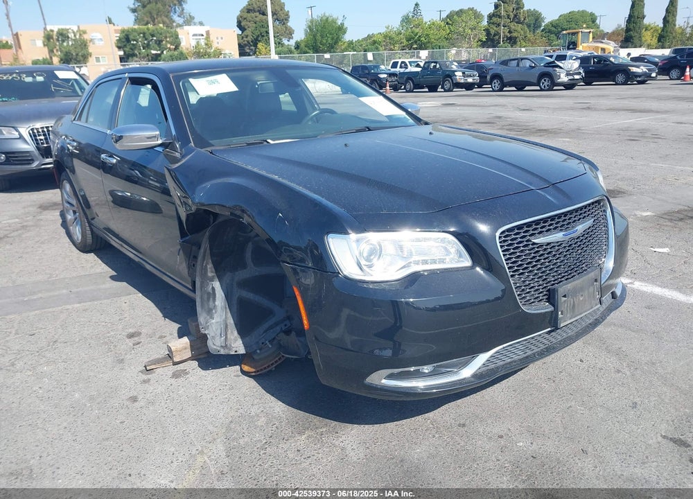 2019 CHRYSLER 300 LIMITED VIN: 2C3CCAEG4KH690581