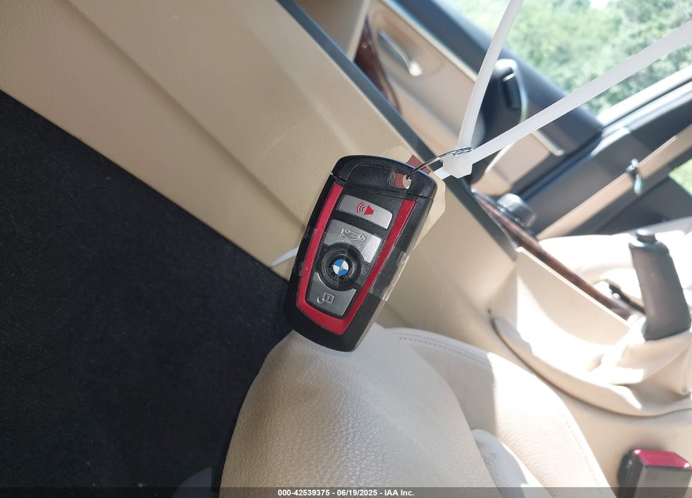 2017 BMW 3 SERIES VIN: WBA8D9G33HNU62673