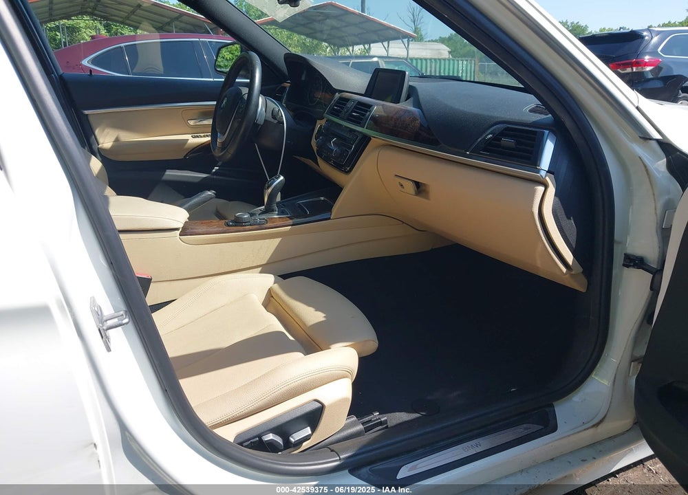 2017 BMW 3 SERIES VIN: WBA8D9G33HNU62673