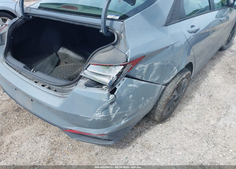2021 HYUNDAI ELANTRA VIN: KMHLM4AG4MU149705