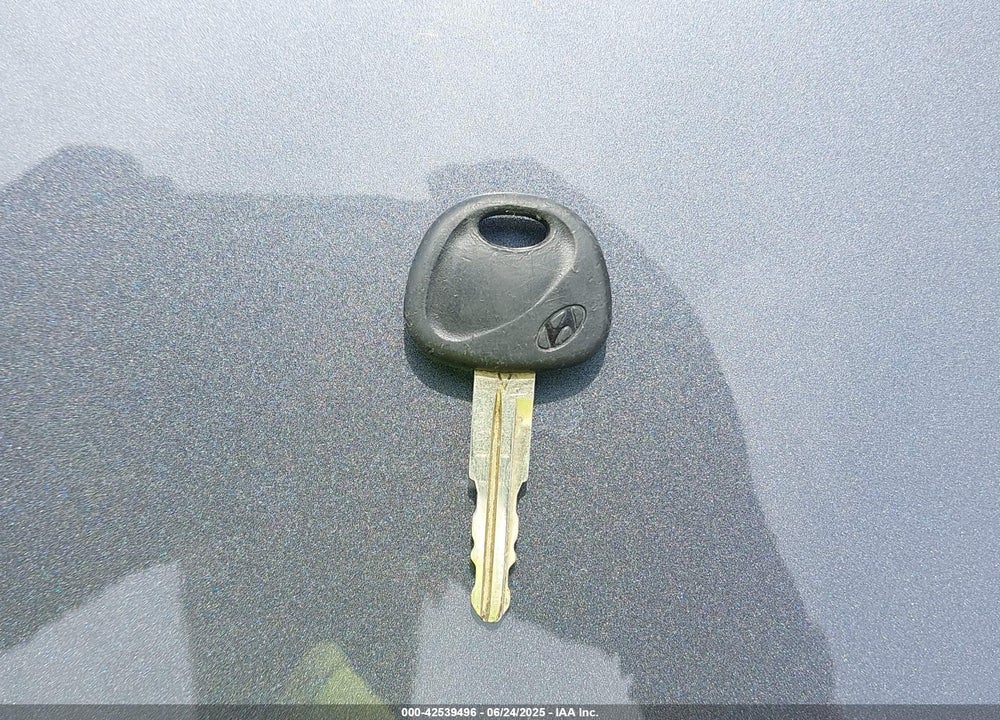 2007 HYUNDAI ACCENT GS VIN: KMHCM36C47U022148